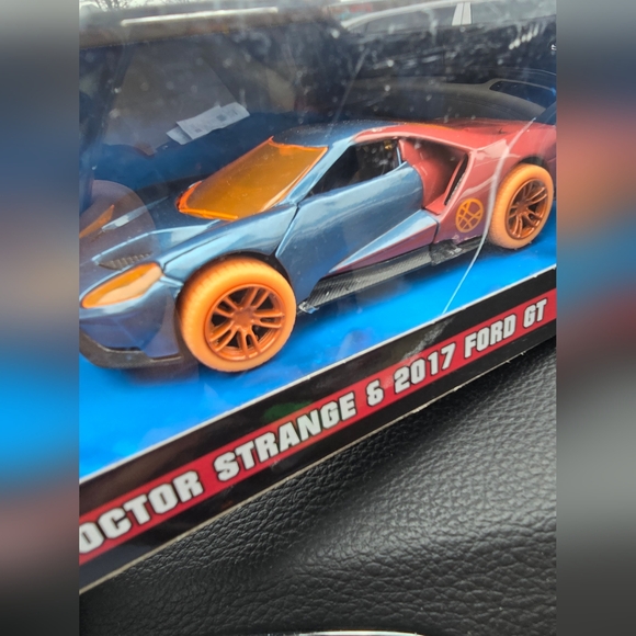 Marvel Avengers Doctor Strange 2017 Ford GT - Picture 3 of 7